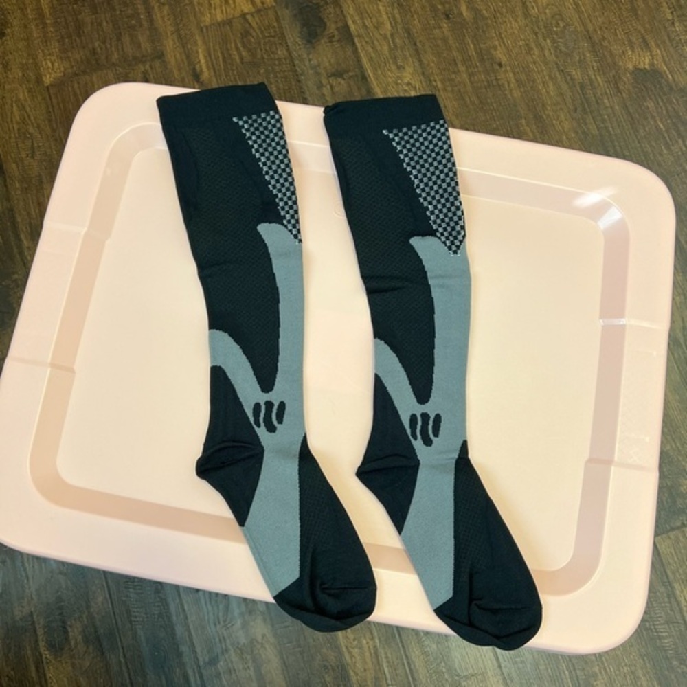 Men Or Women’s Compression Socks Size L/XL Black/Gray
